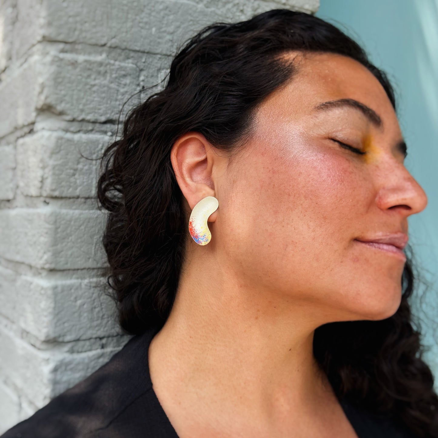 Vivid Bent Ellipse Satellite Earrings