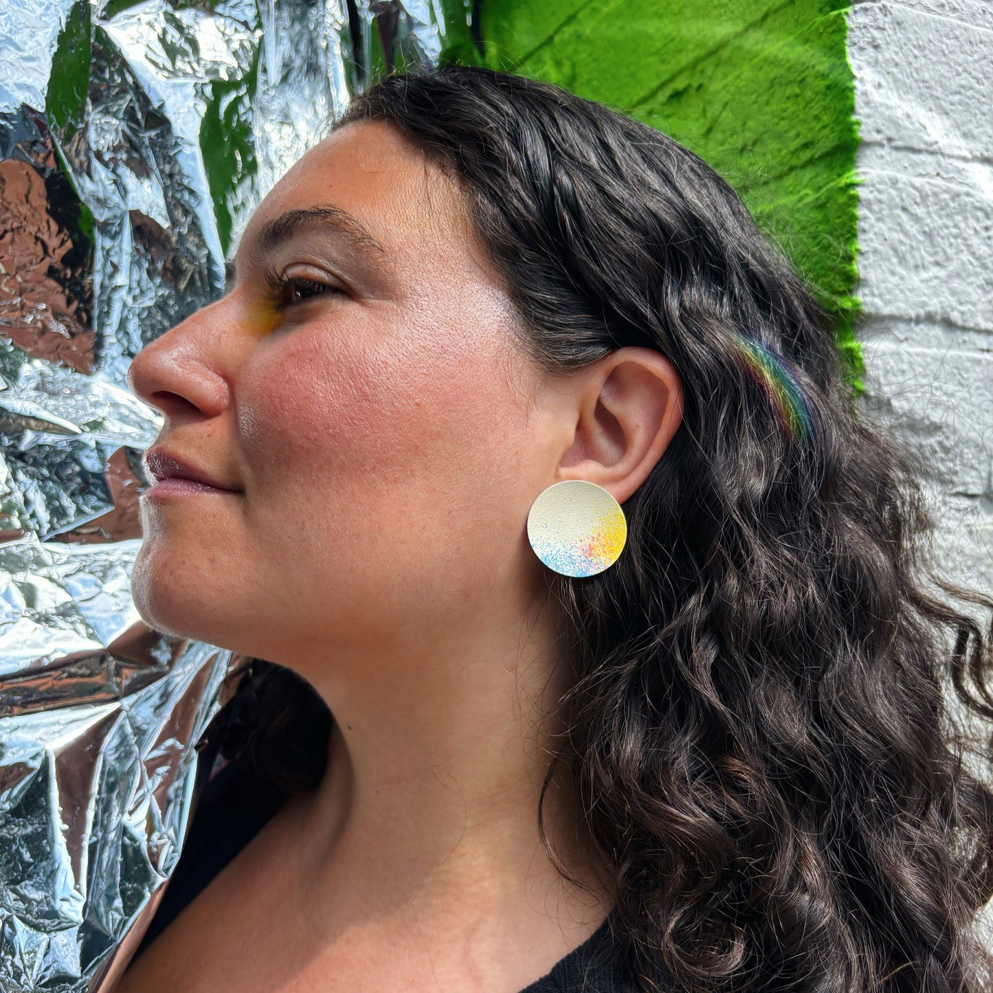 Vivid Round Satellite Earrings