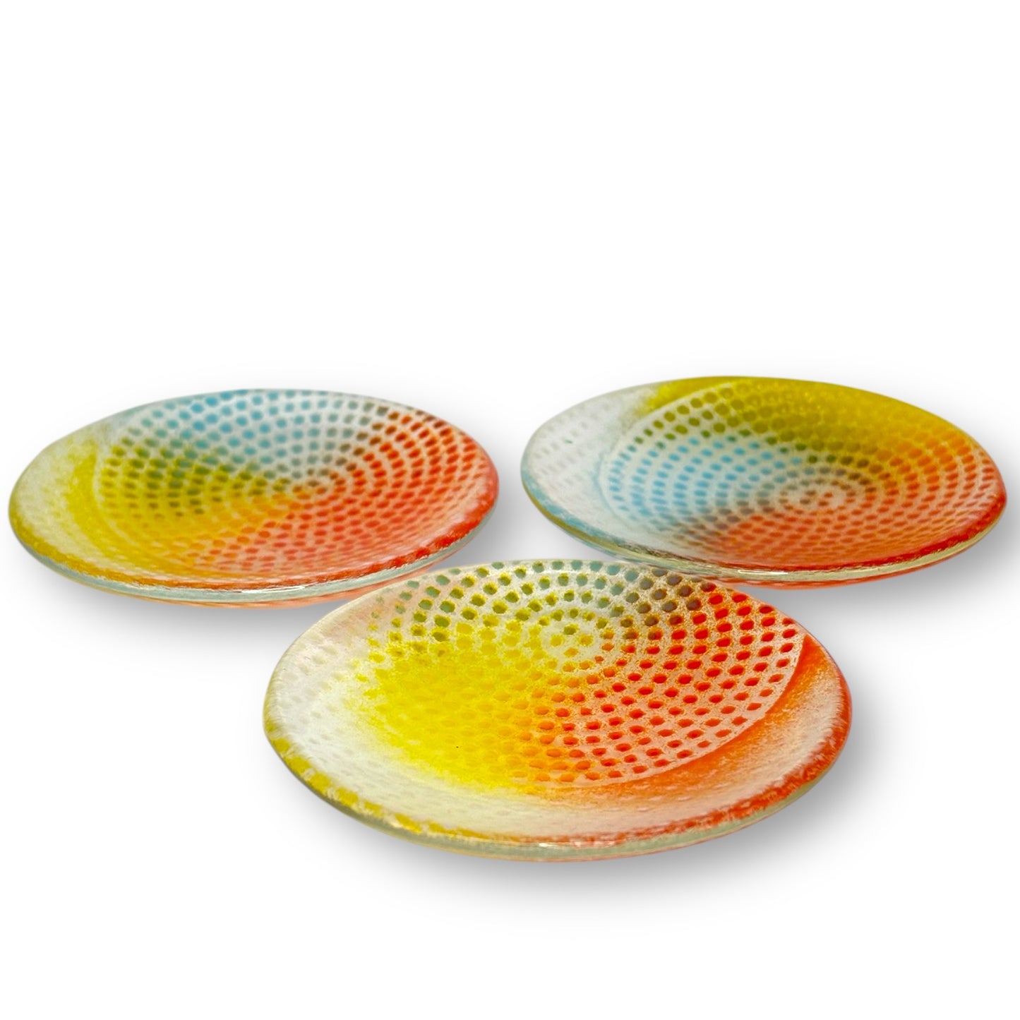 Pixelated Round Dishes