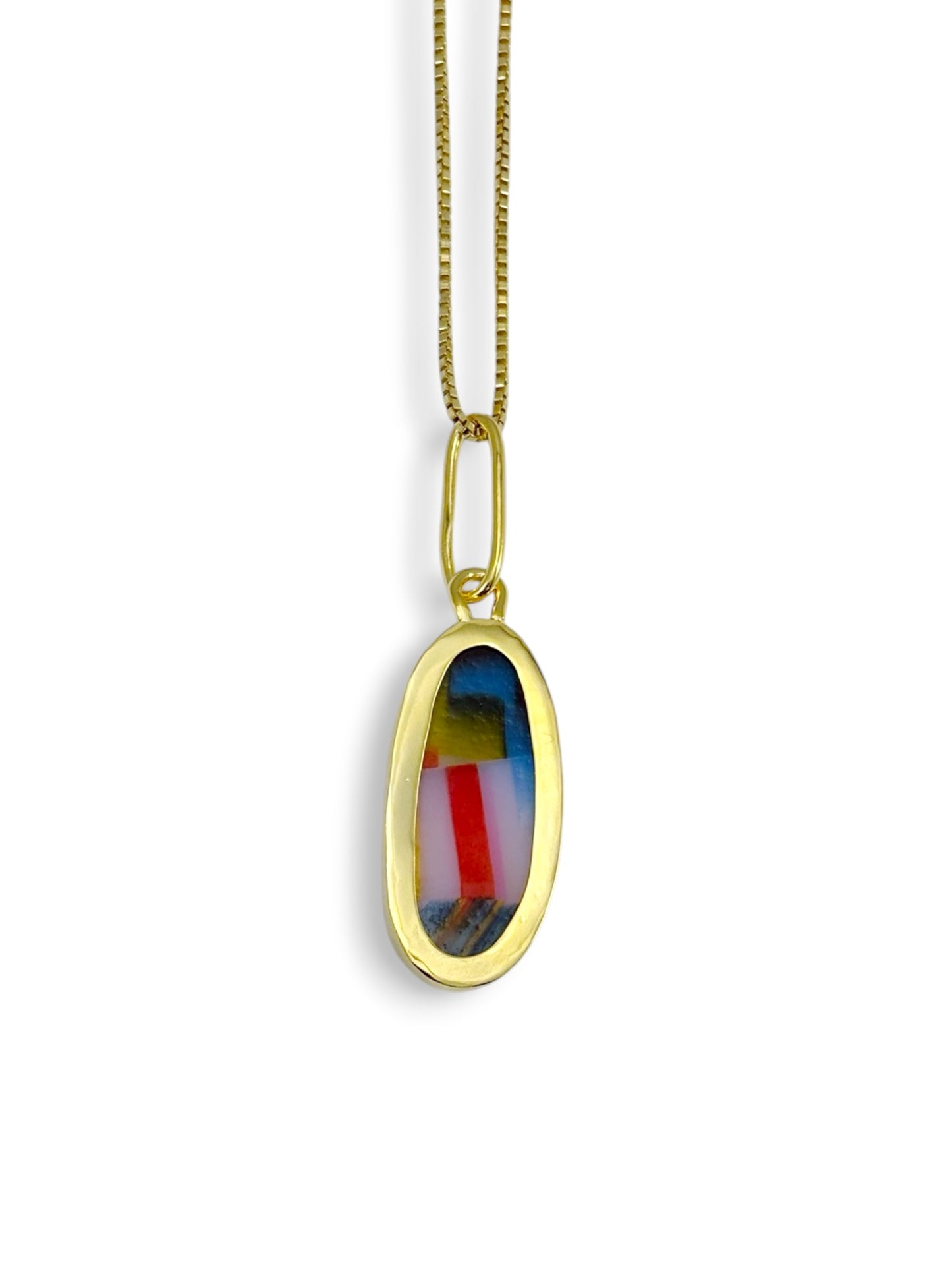 Bezel-Set Pendant Necklace 01
