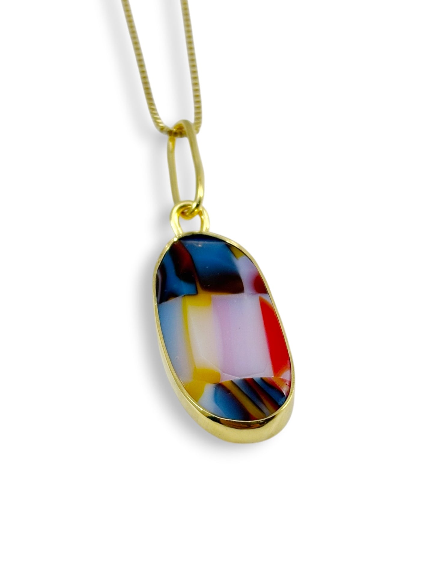 Bezel-Set Pendant Necklace 01